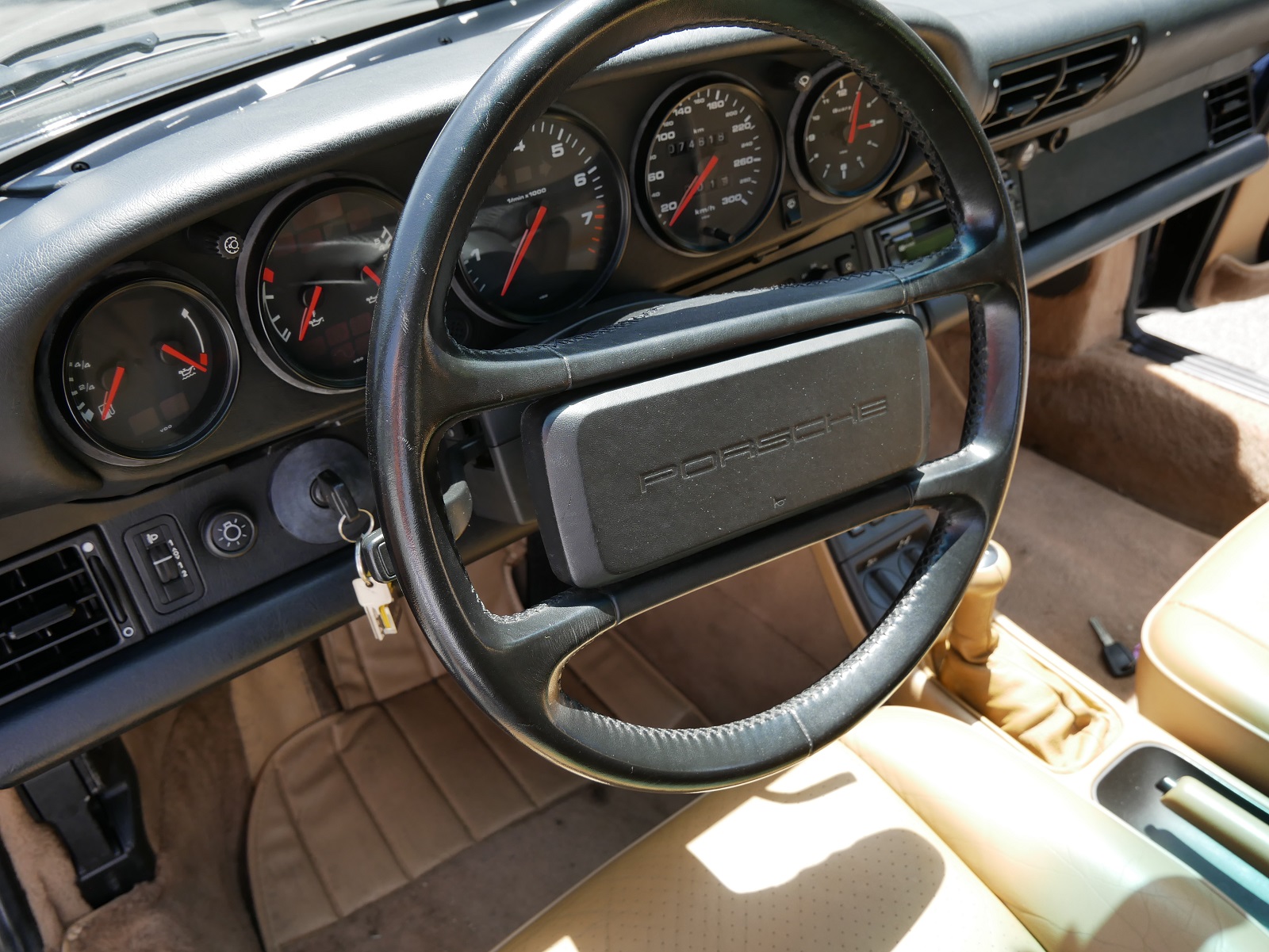  Porsche 911 Carrera 4 Coupe