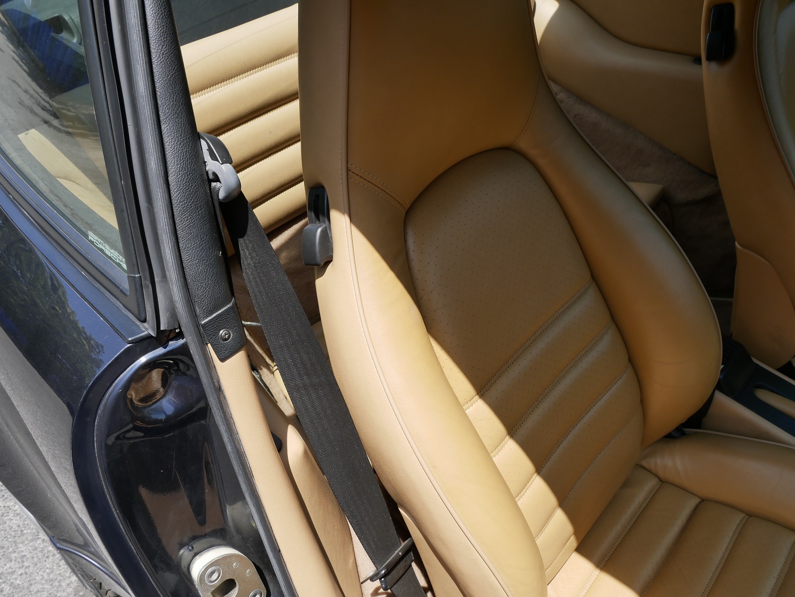  Porsche 911 Carrera 4 Coupe