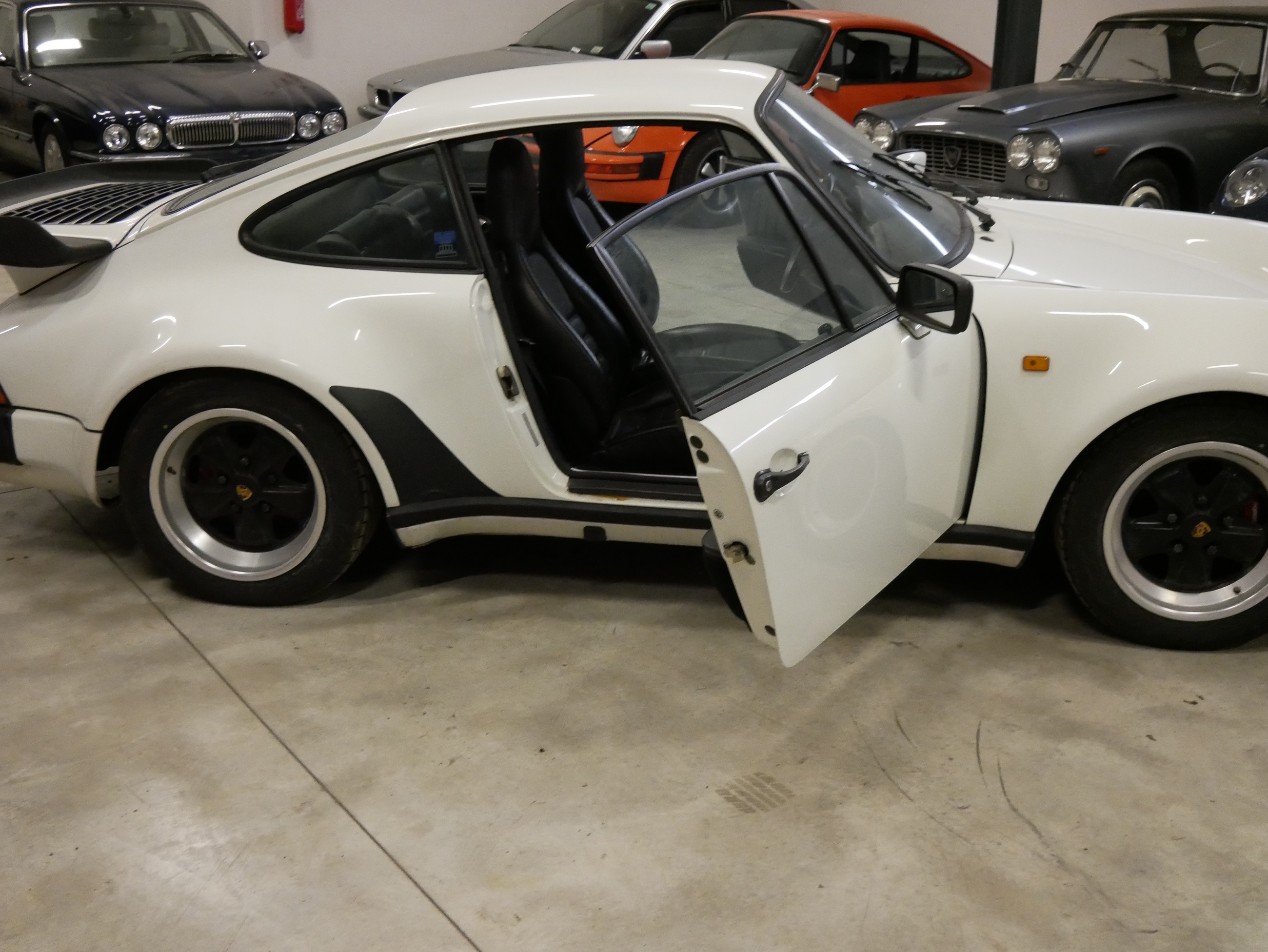 Porsche 930 TURBO