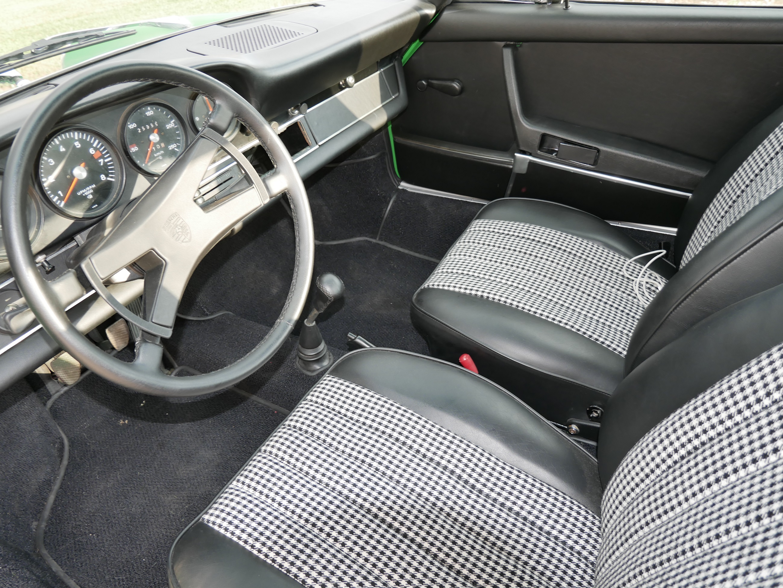 Porsche 911 T  2.4L  Targa