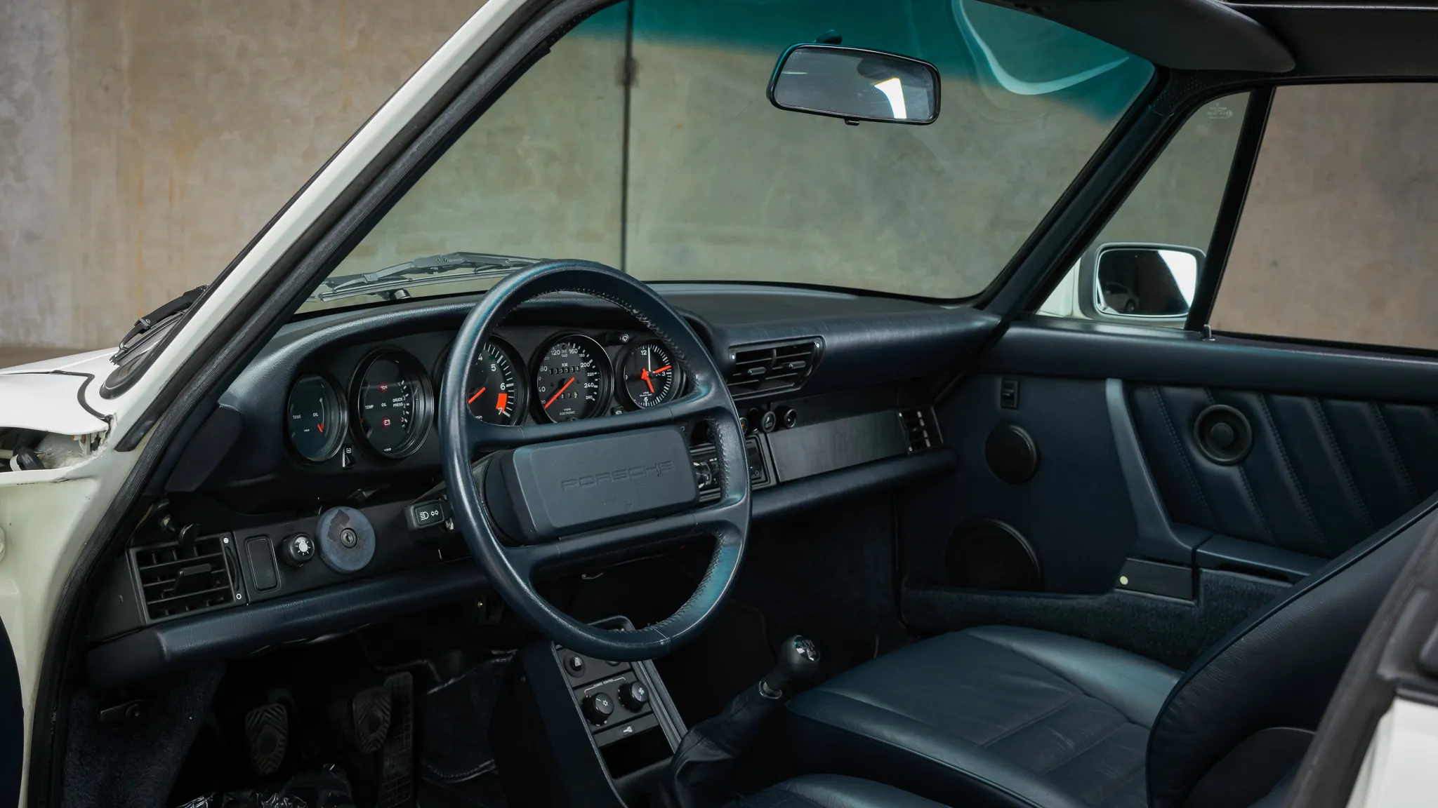 Porsche 911 Carrera Coupe G50